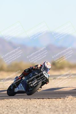 media/Dec-07-2025-CVMA (Sun) [[3e7d2de5dc]]/Race 16-Formula Middleweight/